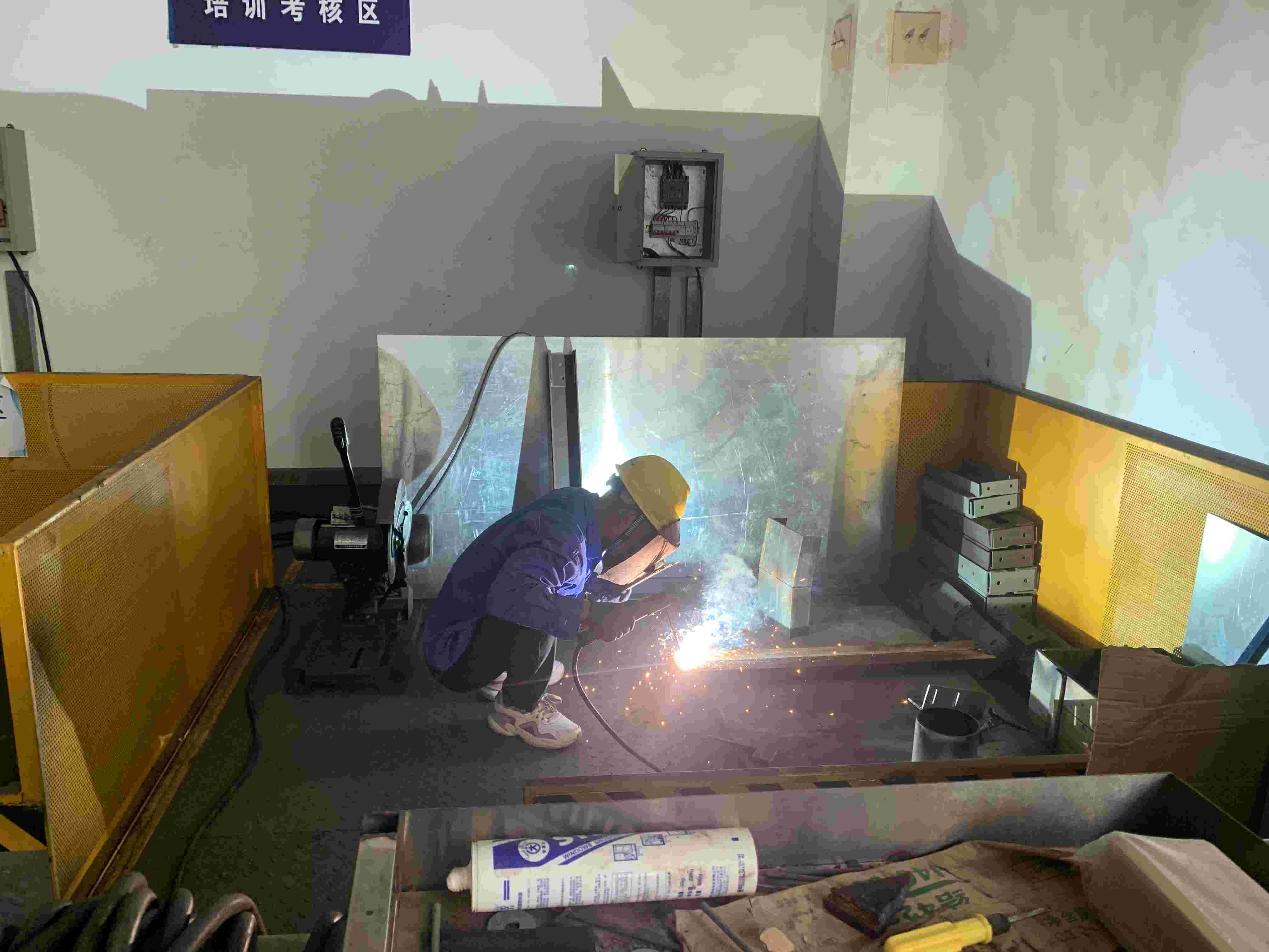    电梯安装培训现场