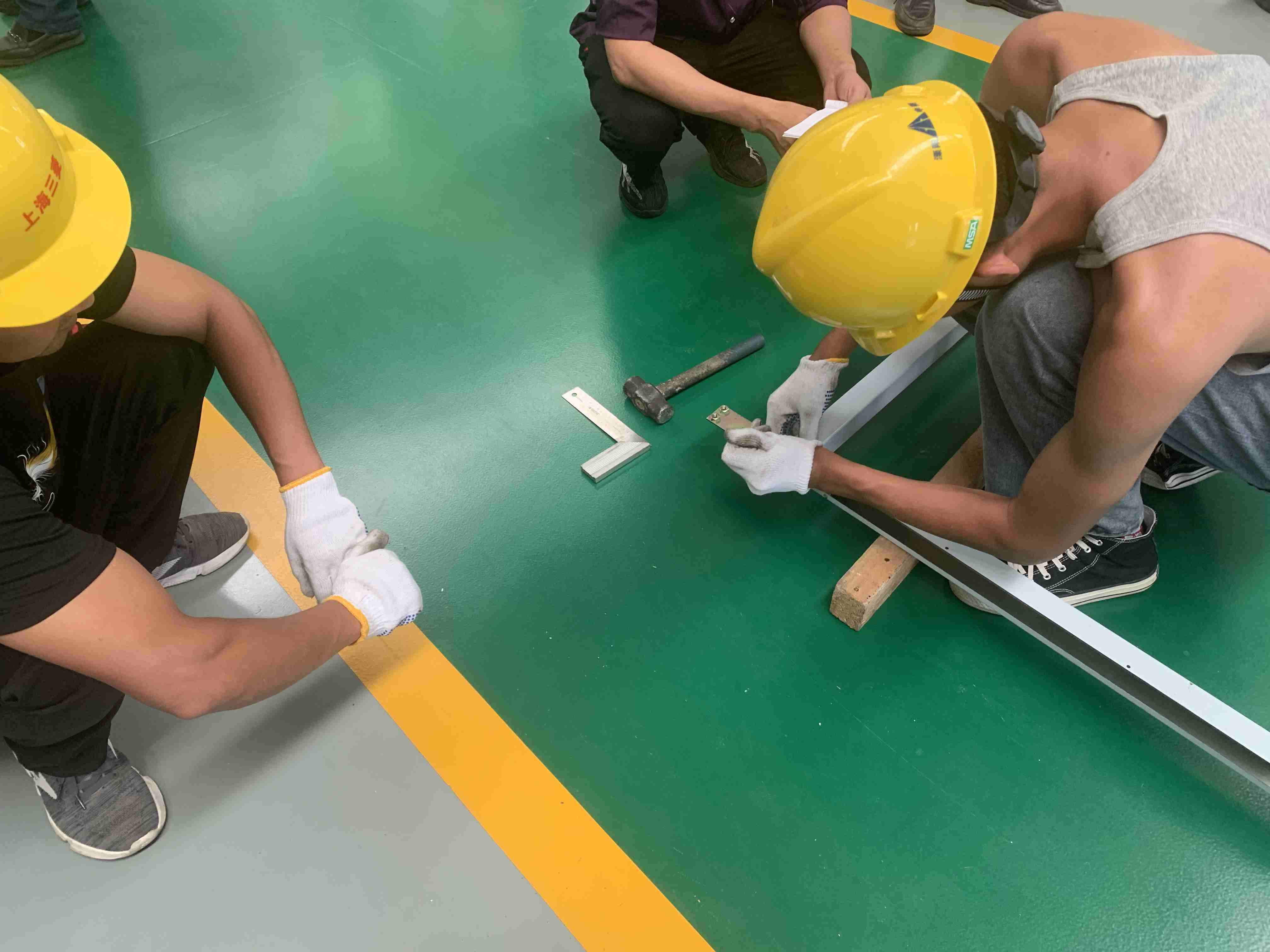    电梯安装培训现场