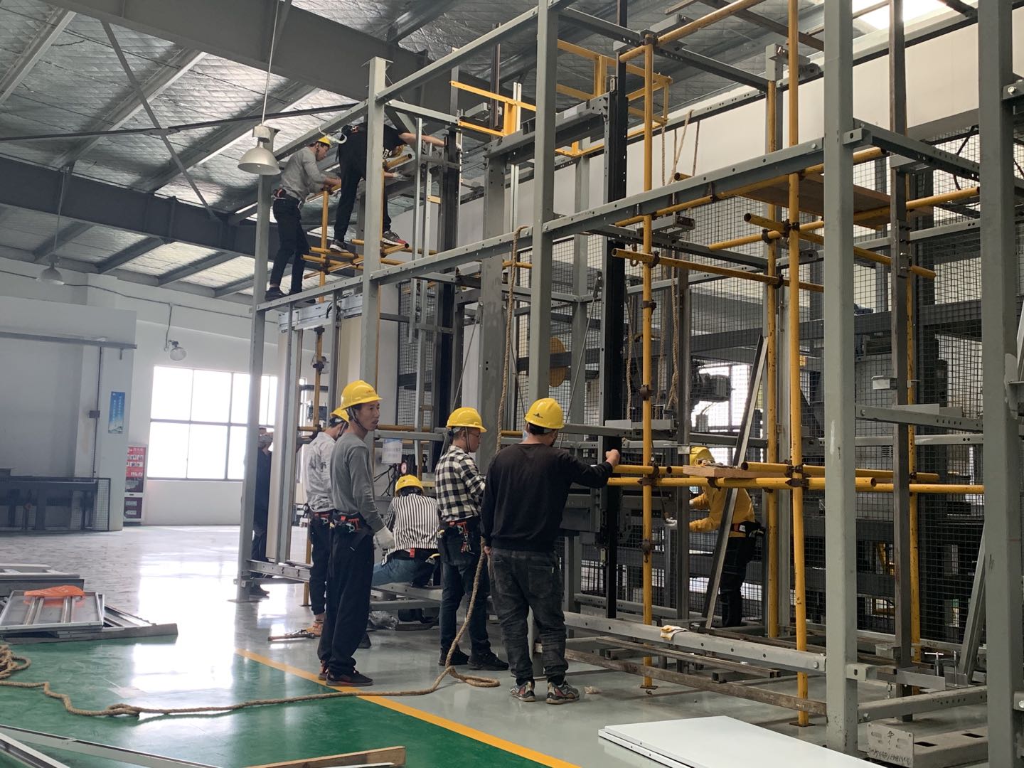    电梯安装培训现场