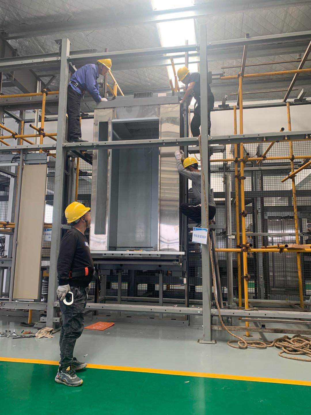    电梯安装培训现场