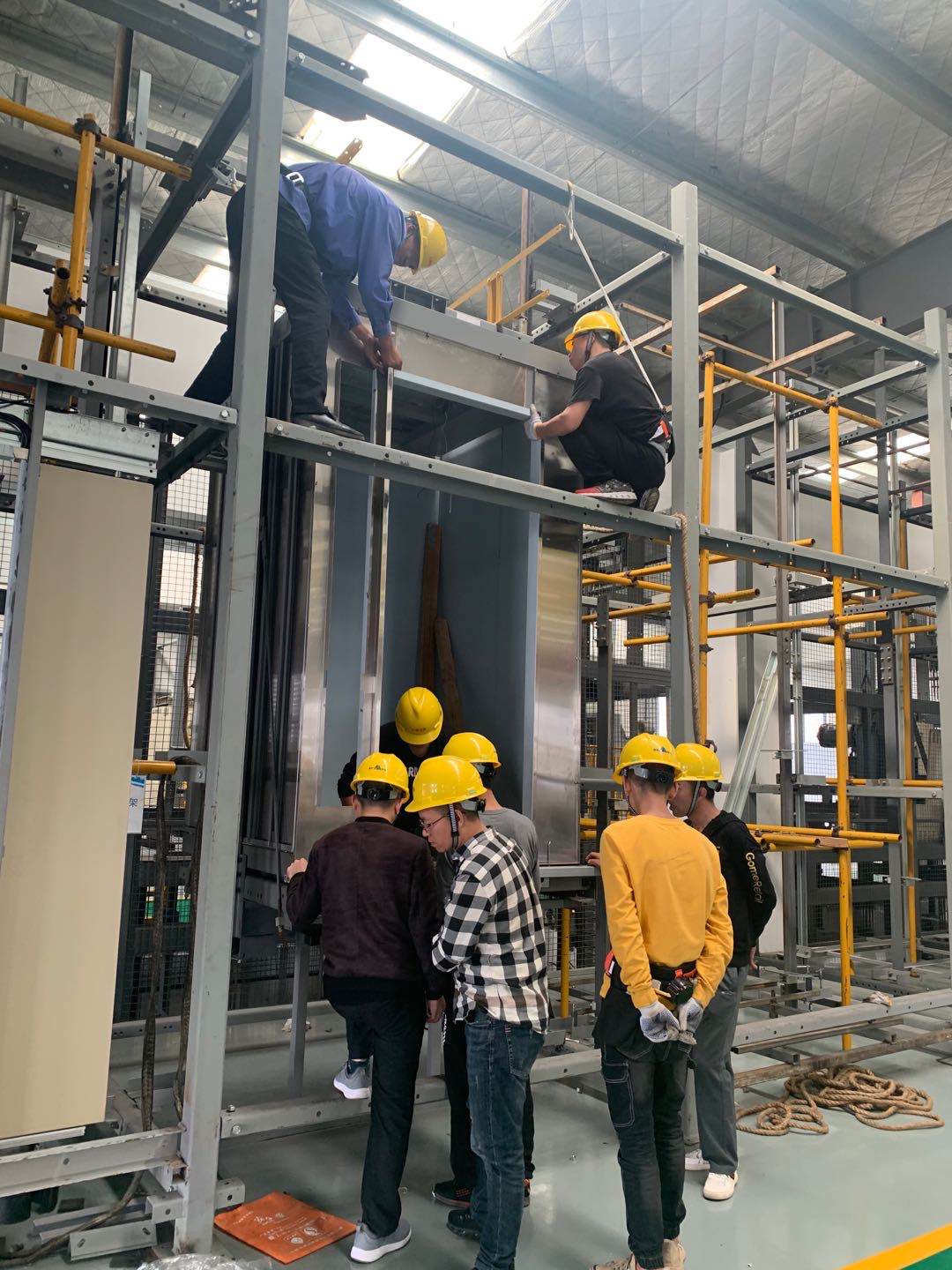    电梯安装培训现场