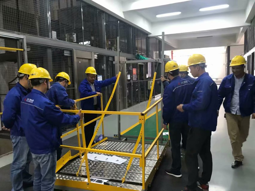    电梯安装培训现场