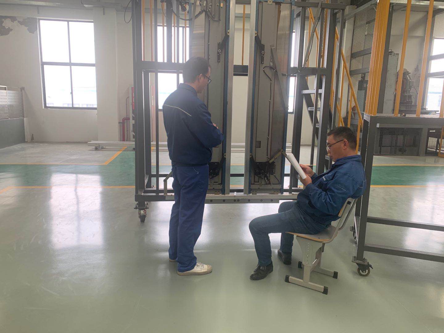    电梯维修保养培训现场