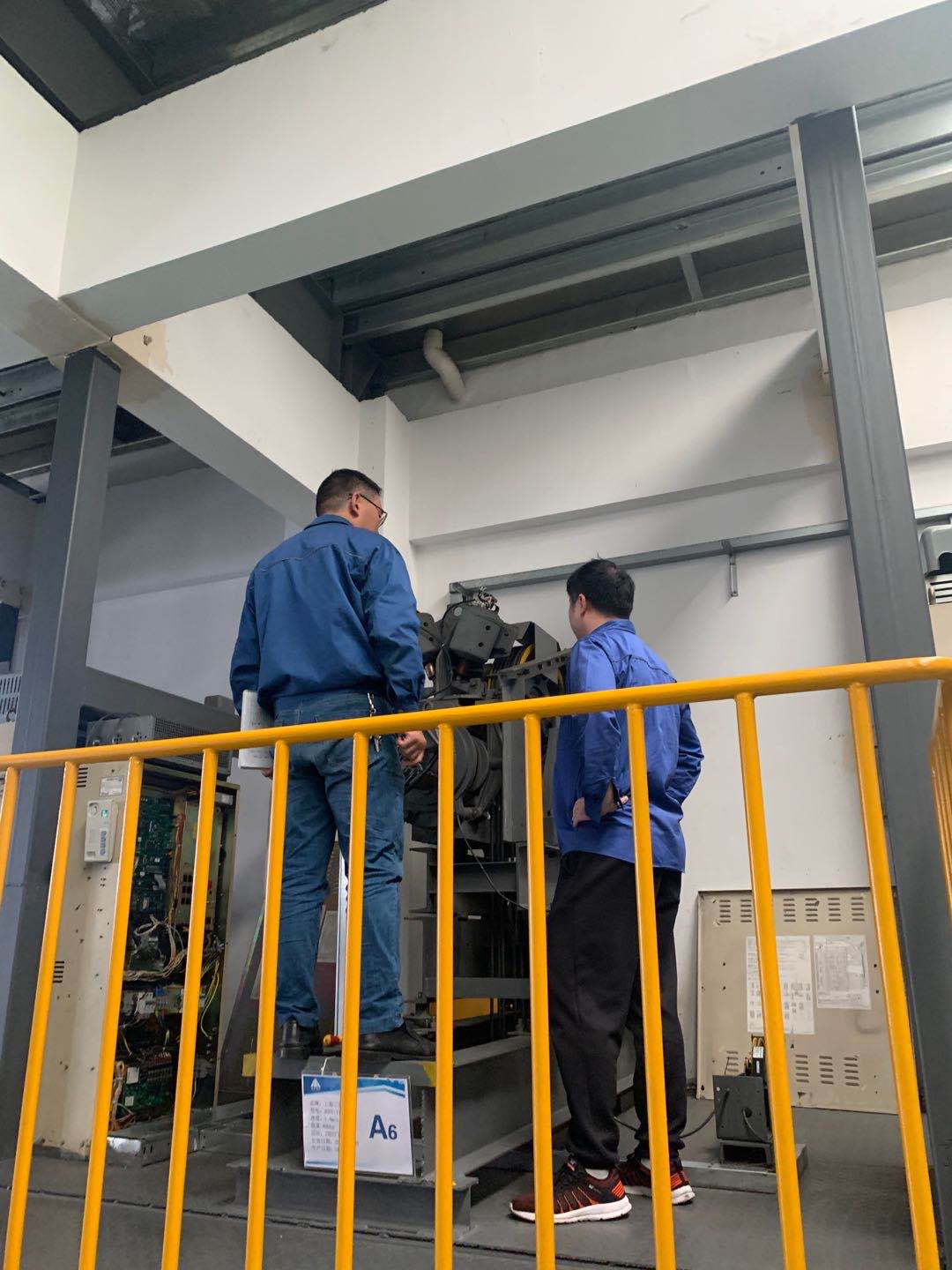    电梯维修保养培训现场