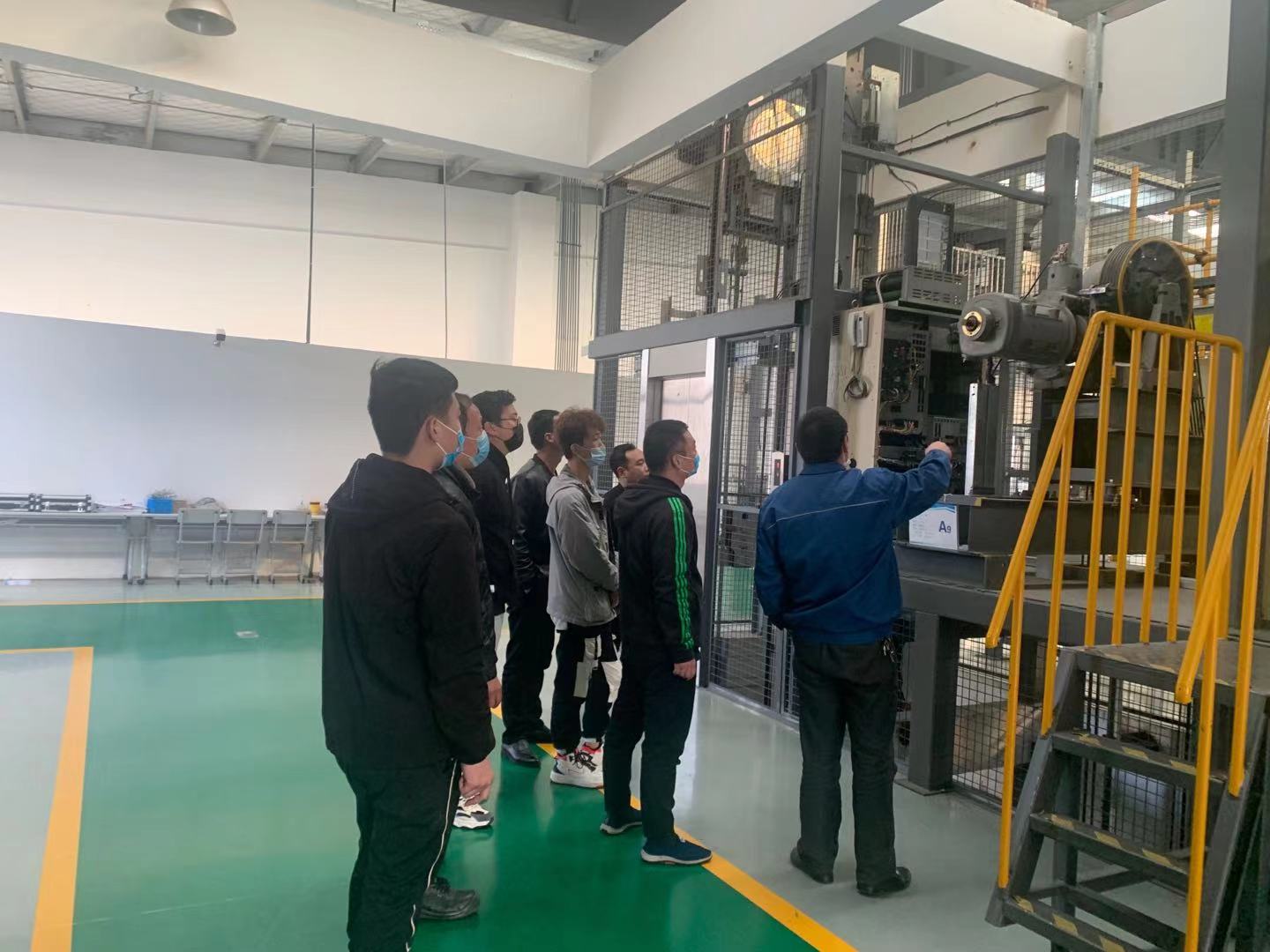    电梯维修保养培训现场