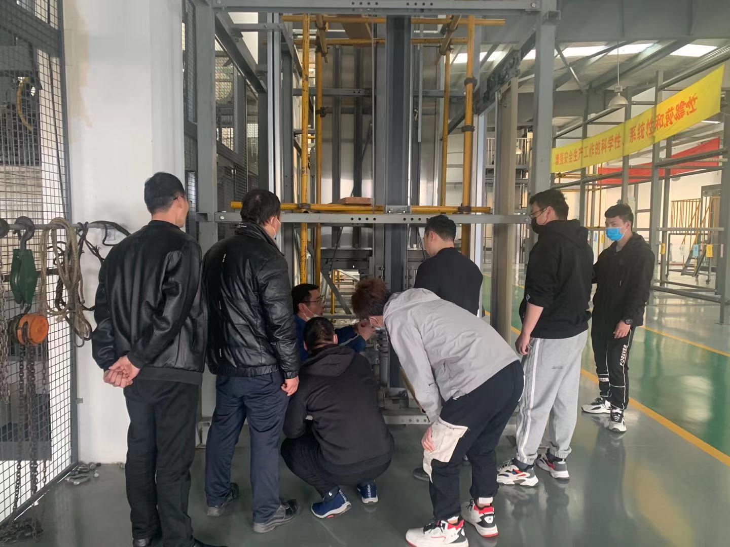    电梯维修保养培训现场