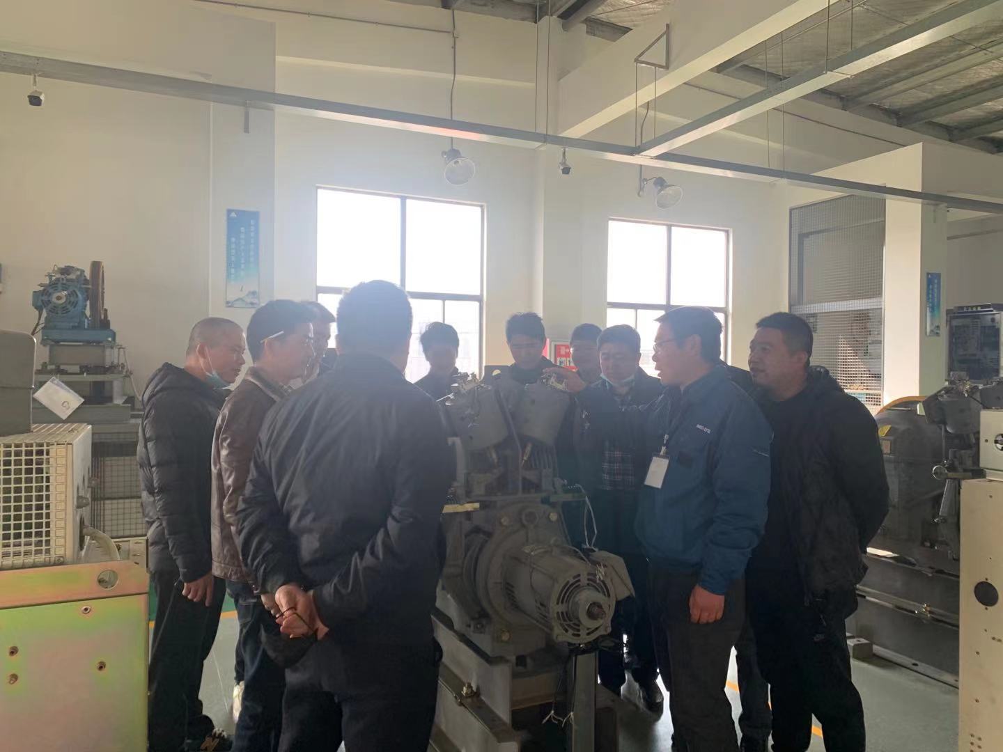    电梯维修保养培训现场