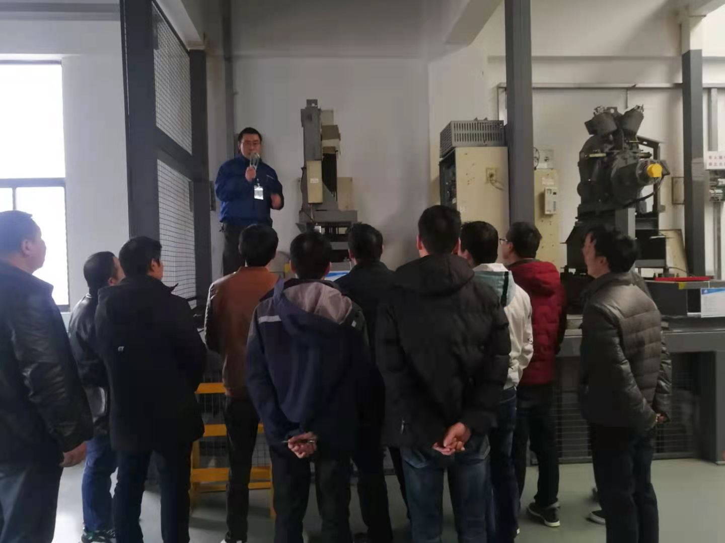    电梯维修保养培训现场