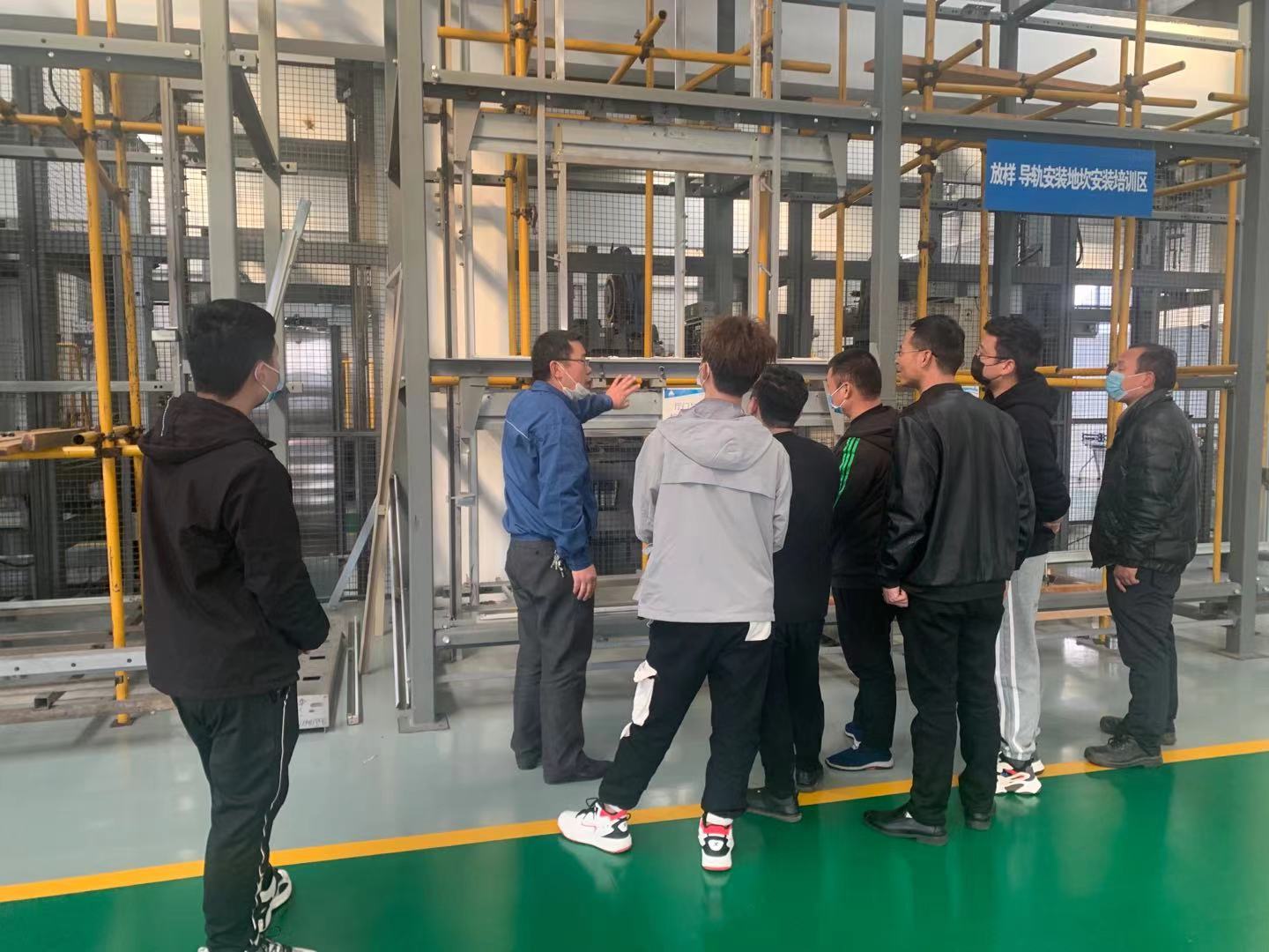    电梯维修保养培训现场